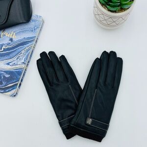 NWOT BLACK FAUX LEATHER GLOVES